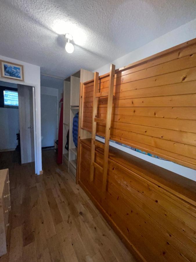 Apartment De *